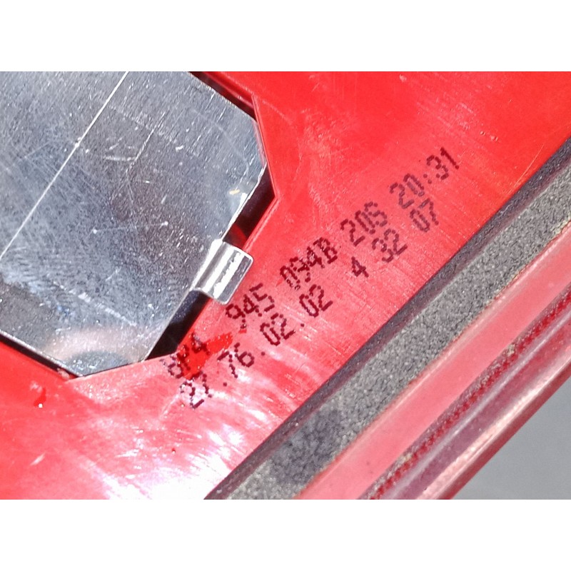 Recambio de piloto trasero porton derecho para audi a3 sportback (8pa) 1.6 referencia OEM IAM 8P4945094B  