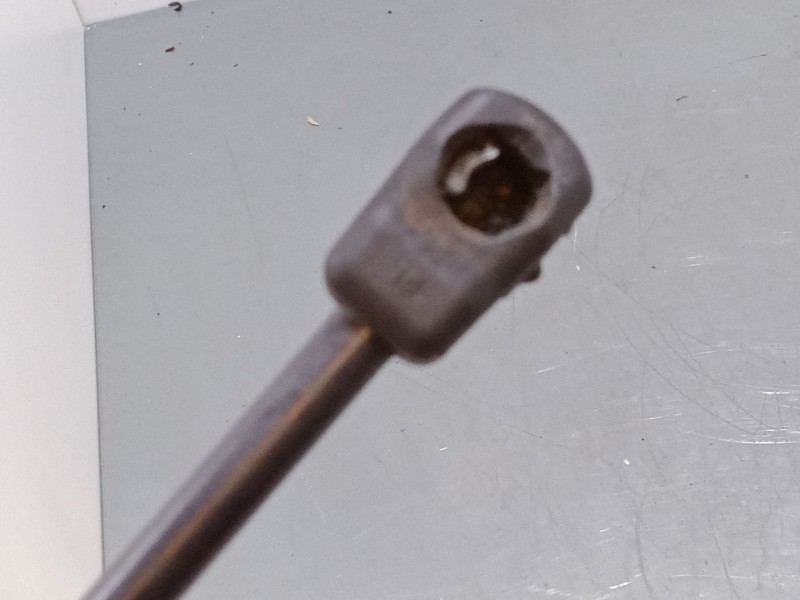 Recambio de amortiguadores capo para audi a3 sportback (8pa) 1.6 referencia OEM IAM 8P0823359B  