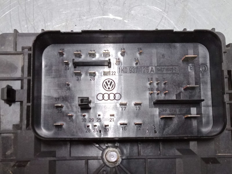 Recambio de caja reles / fusibles para audi a3 sportback (8pa) 1.6 referencia OEM IAM 1K0937125A  