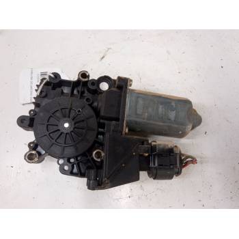 MOTOR ELEVALUNA DELANTERO DERECHO 114180102 