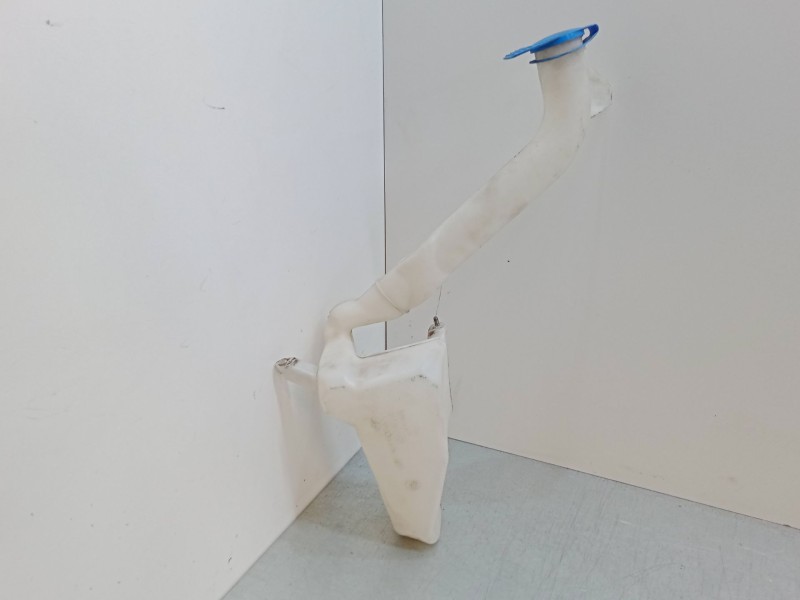 Recambio de deposito limpiaparabrisas para volkswagen polo iv (9n_, 9a_) 1.4 16v referencia OEM IAM   