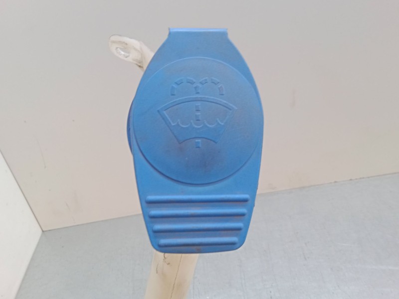 Recambio de deposito limpiaparabrisas para volkswagen polo iv (9n_, 9a_) 1.4 16v referencia OEM IAM   