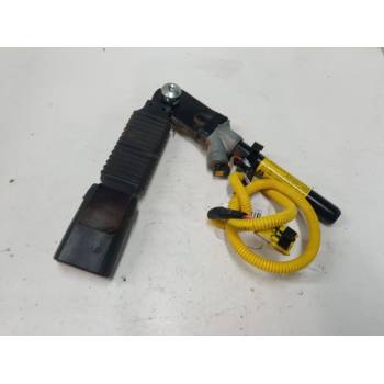 ANCLAJE CINTURON DELANTERO DERECHO 
