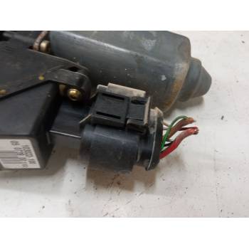 MOTOR ELEVALUNA DELANTERO DERECHO 114180102 