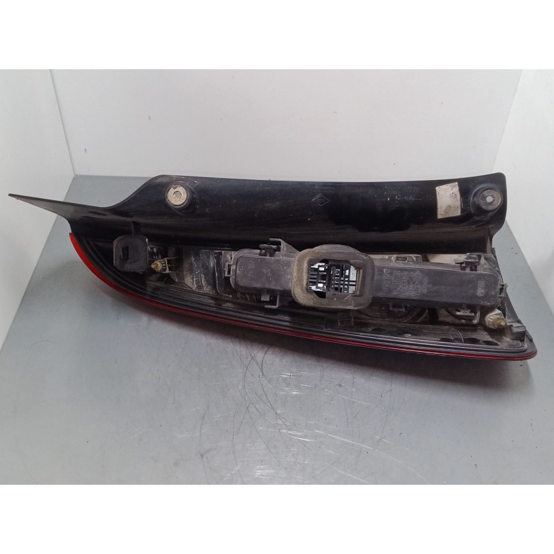 Recambio de piloto trasero izquierdo para renault espace iv (jk0/1_) 2.0 dci (jk01, jk02, jk1j, jk1k, jk1h) referencia OEM IAM 8