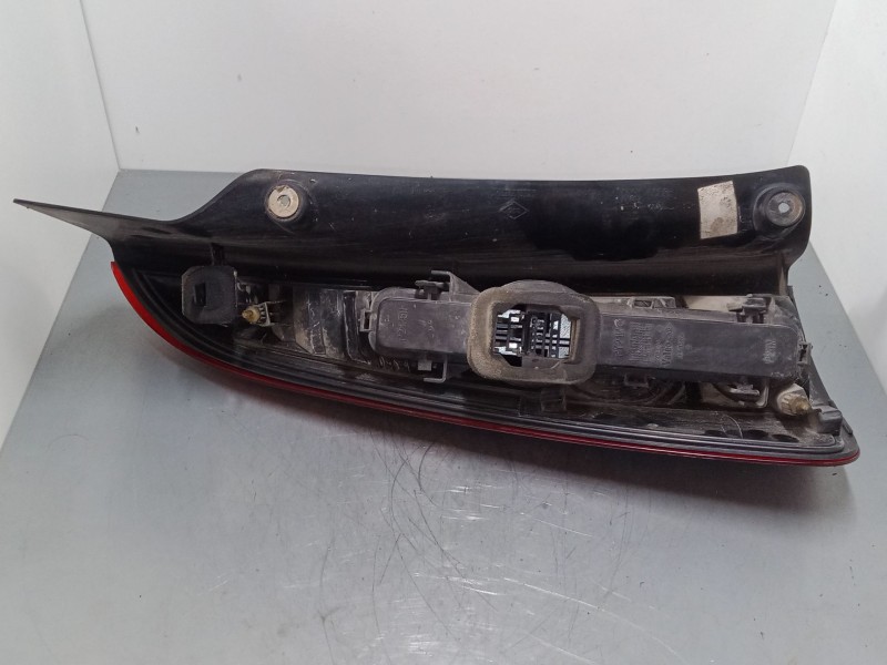 Recambio de piloto trasero izquierdo para renault espace iv (jk0/1_) 2.0 dci (jk01, jk02, jk1j, jk1k, jk1h) referencia OEM IAM 8