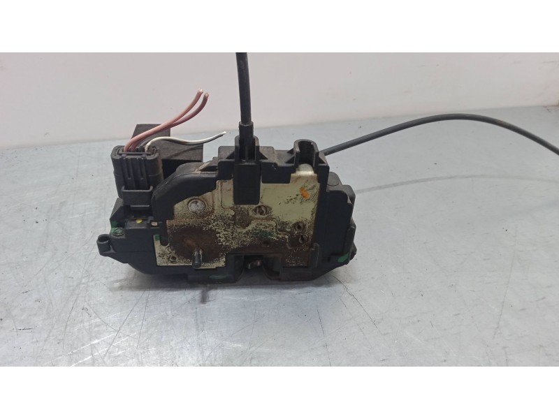 Recambio de cerradura puerta trasera derecha para renault clio iii (br0/1, cr0/1) 1.5 dci referencia OEM IAM   