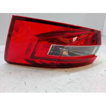 PILOTO TRASERO DERECHO 
