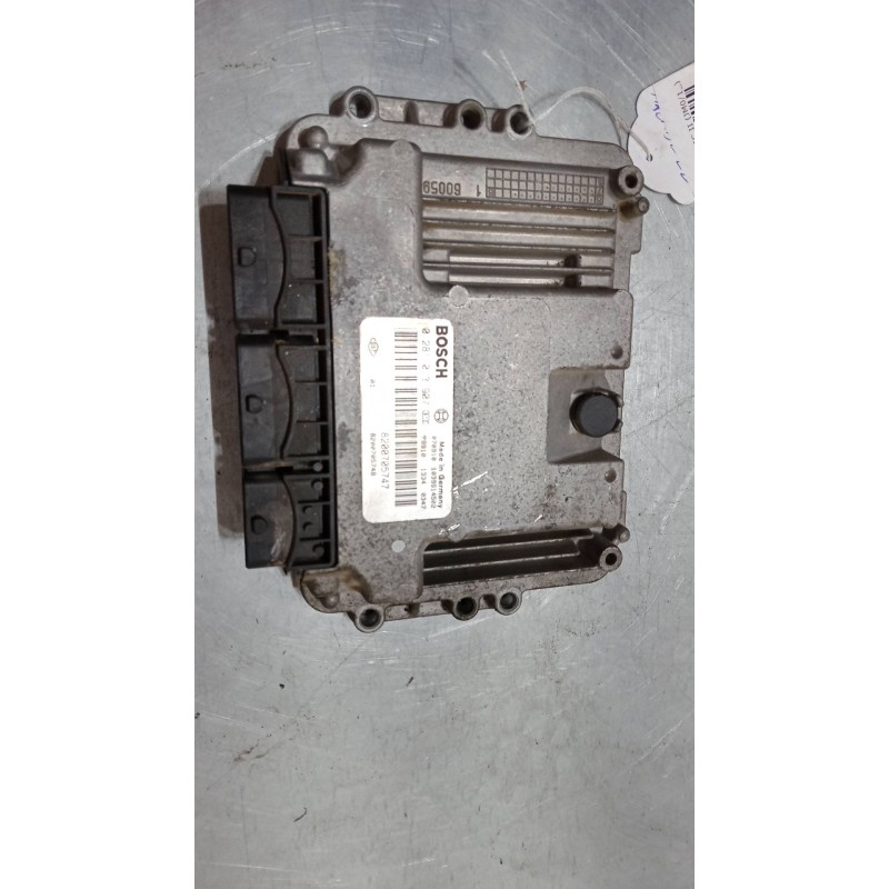 Recambio de centralita motor uce para renault grand scénic ii (jm0/1_) 1.9 dci (jm14) referencia OEM IAM 0281013907  8200705767