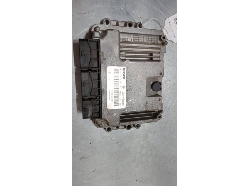 Recambio de centralita motor uce para renault grand scénic ii (jm0/1_) 1.9 dci (jm14) referencia OEM IAM 0281013907  8200705767