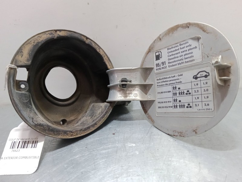Recambio de tapa exterior combustible para volkswagen golf iv variant (1j5) 1.6 referencia OEM IAM   