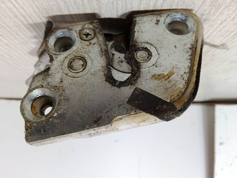 CERRADURA PUERTA TRASERA DERECHA 