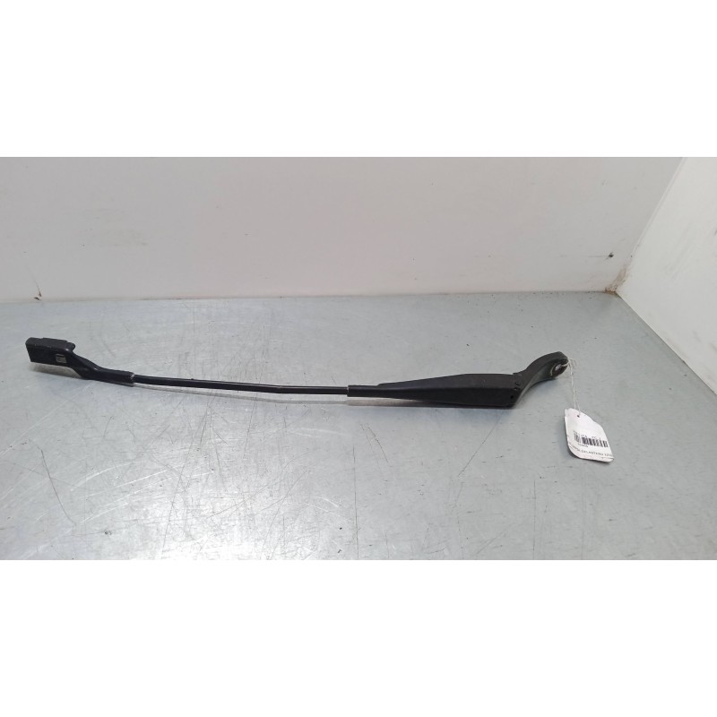 Recambio de brazo limpia delantero izquierdo para peugeot 208 i (ca_, cc_) 1.2 vti 82 referencia OEM IAM   