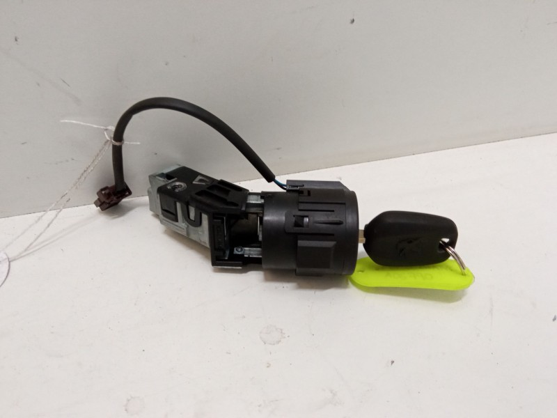 Recambio de clausor para peugeot 208 i (ca_, cc_) 1.2 vti 82 referencia OEM IAM   