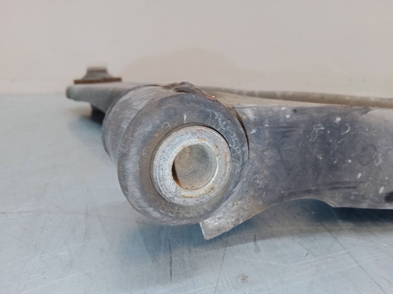 Recambio de brazo suspension inferior delantero izquierdo para mitsubishi lancer viii (cy_a, cz_a) 1.5 referencia OEM IAM   