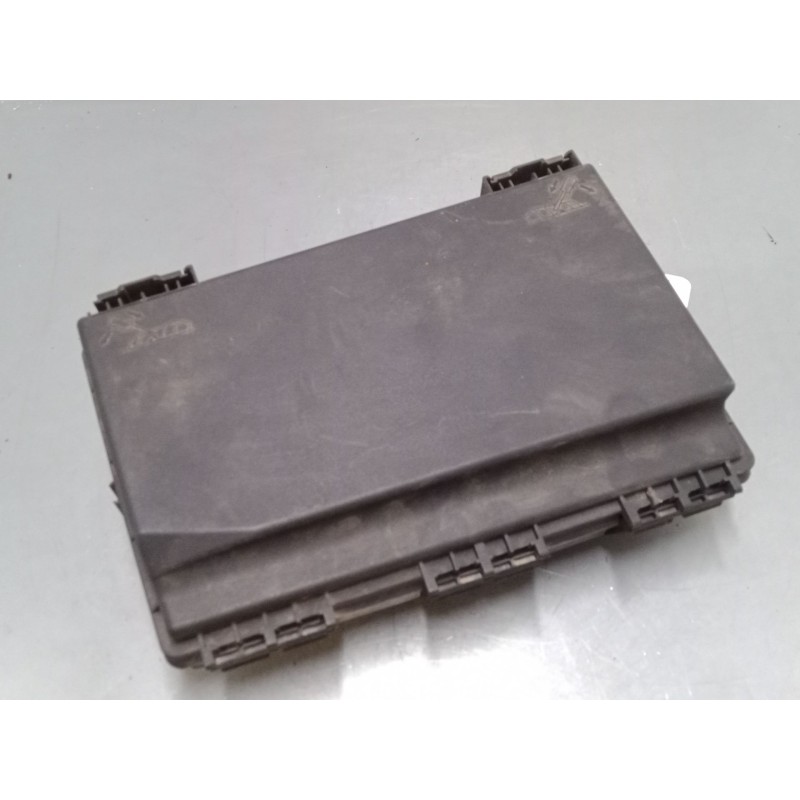 Recambio de caja reles / fusibles para opel zafira b furgoneta/monovolumen (a05) 1.9 cdti van (m75) referencia OEM IAM 13250232 