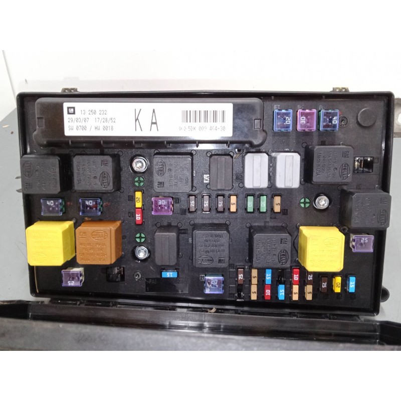 Recambio de caja reles / fusibles para opel zafira b furgoneta/monovolumen (a05) 1.9 cdti van (m75) referencia OEM IAM 13250232 