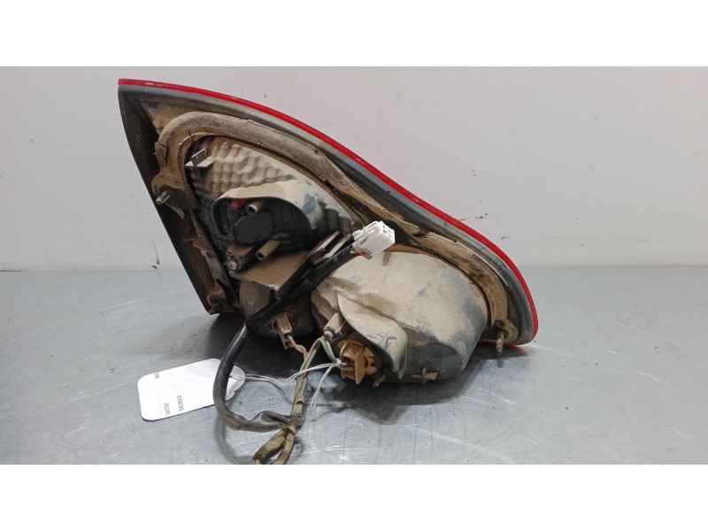 Recambio de piloto trasero derecho en porton para toyota avensis sedán (_t25_) 2.0 d-4d (cdt250_) referencia OEM IAM   