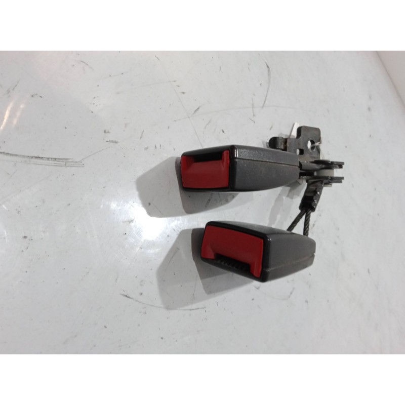Recambio de anclaje cinturon trasero derecho para opel vectra c station wagon (z02) 1.9 cdti (f35) referencia OEM IAM   