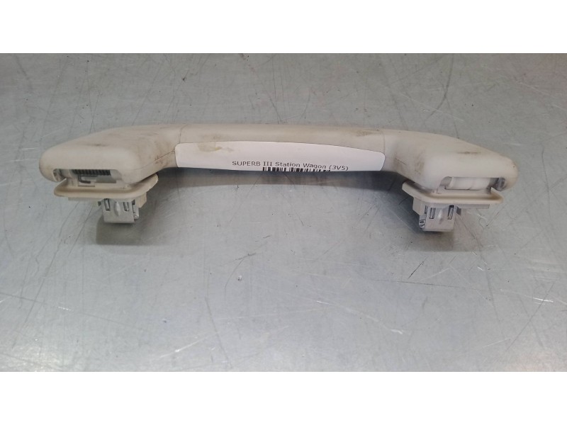 Recambio de asidero delantero izquierdo para skoda superb iii station wagon (3v5) 2.0 tdi referencia OEM IAM   