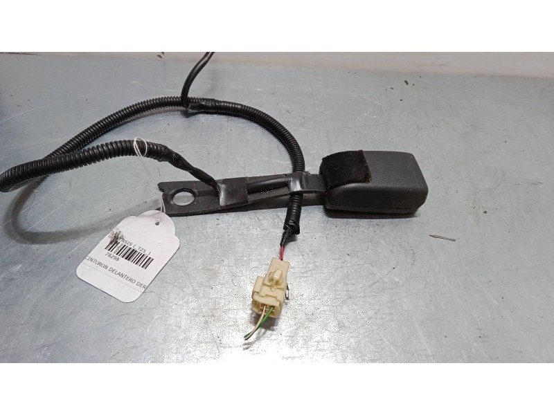 Recambio de anclaje cinturon delantero derecho para toyota avensis (_t25_) 2.4 (azt251_) referencia OEM IAM   
