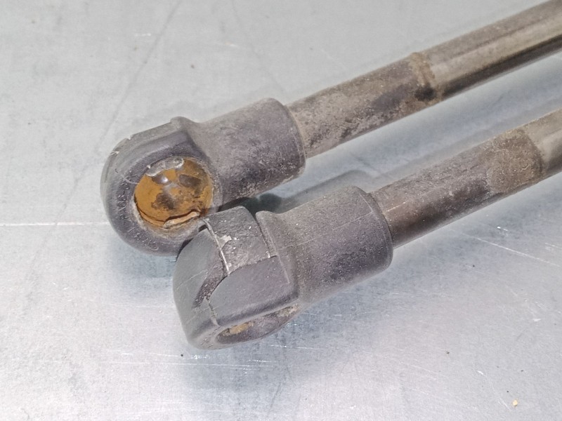 Recambio de amortiguadores malet/porton para toyota avensis (_t25_) 2.4 (azt251_) referencia OEM IAM   