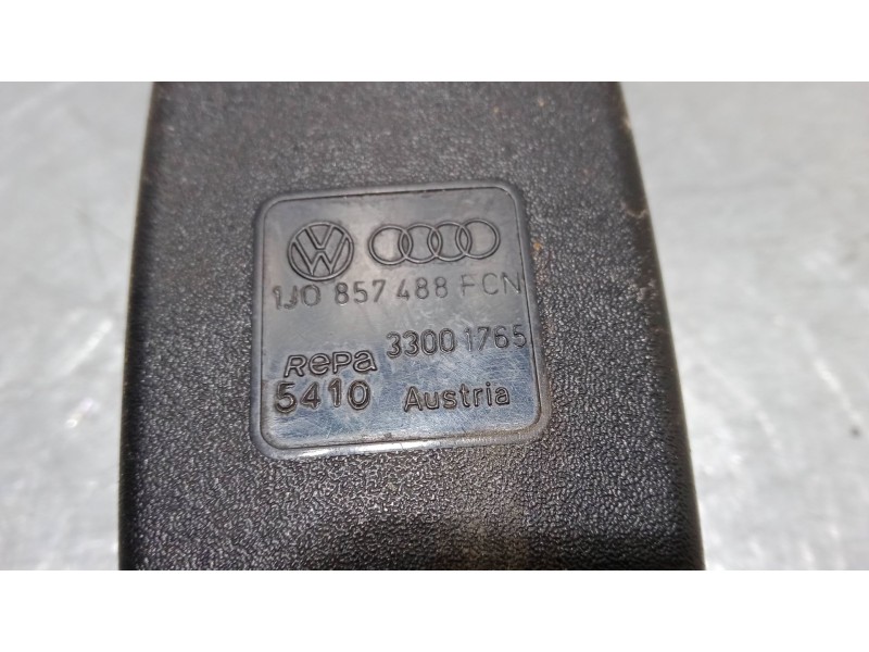 Recambio de anclaje cinturon trasero izquierdo para seat leon (1m1) 1.9 tdi referencia OEM IAM   