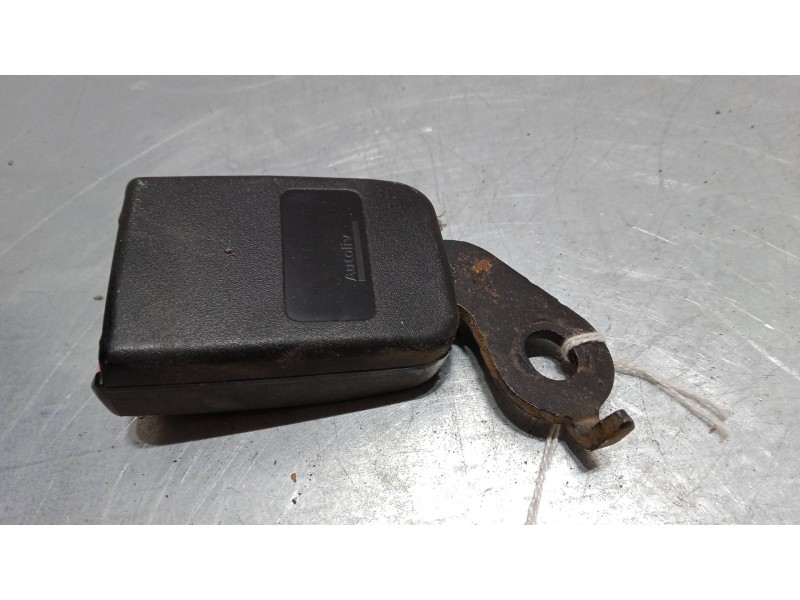 Recambio de anclaje cinturon trasero izquierdo para peugeot 307 sw (3h) 1.6 hdi 110 referencia OEM IAM   