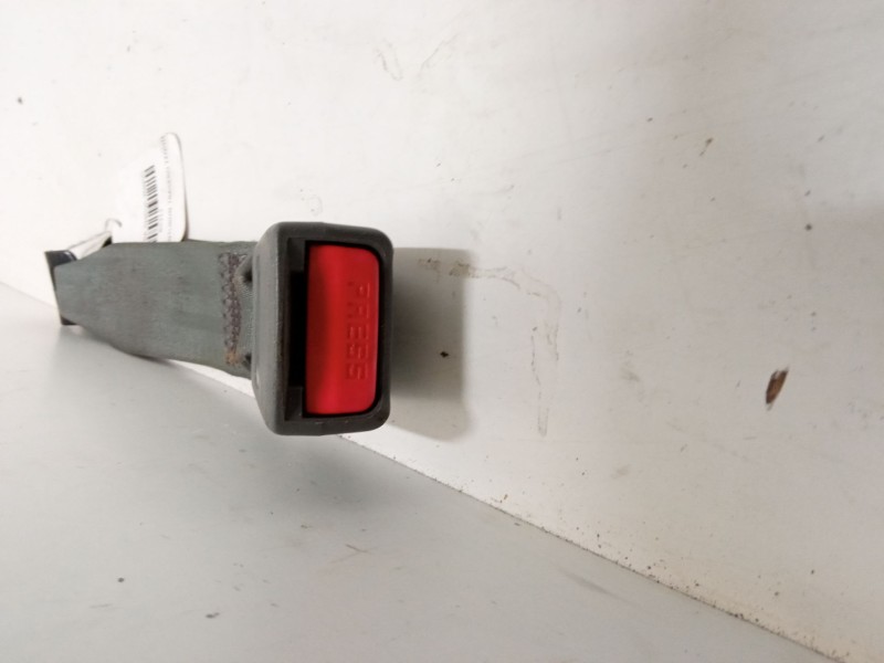 Recambio de anclaje cinturon trasero izquierdo para chevrolet nubira station wagon 1.8 referencia OEM IAM   