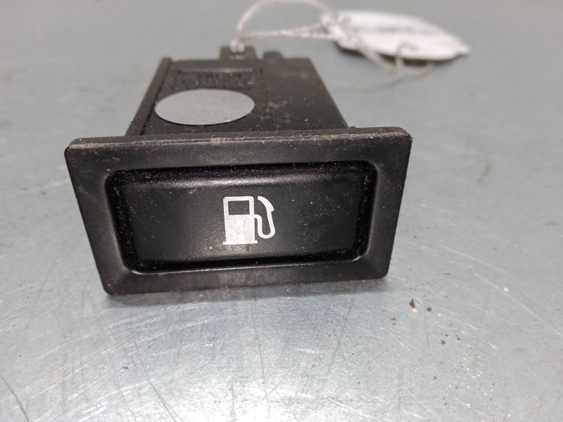 Recambio de boton apertura/cierre deposito para toyota avensis (_t25_) 2.4 (azt251_) referencia OEM IAM 156795  