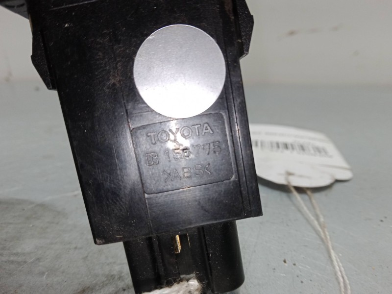 Recambio de boton apertura/cierre deposito para toyota avensis (_t25_) 2.4 (azt251_) referencia OEM IAM 156795  