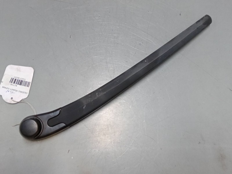 Recambio de brazo limpia trasero para seat leon (1p1) 1.9 tdi referencia OEM IAM   