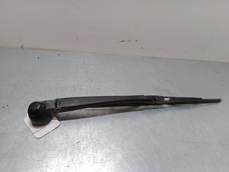 Recambio de brazo limpia trasero para audi a4 b5 (8d2) 2.5 tdi referencia OEM IAM   