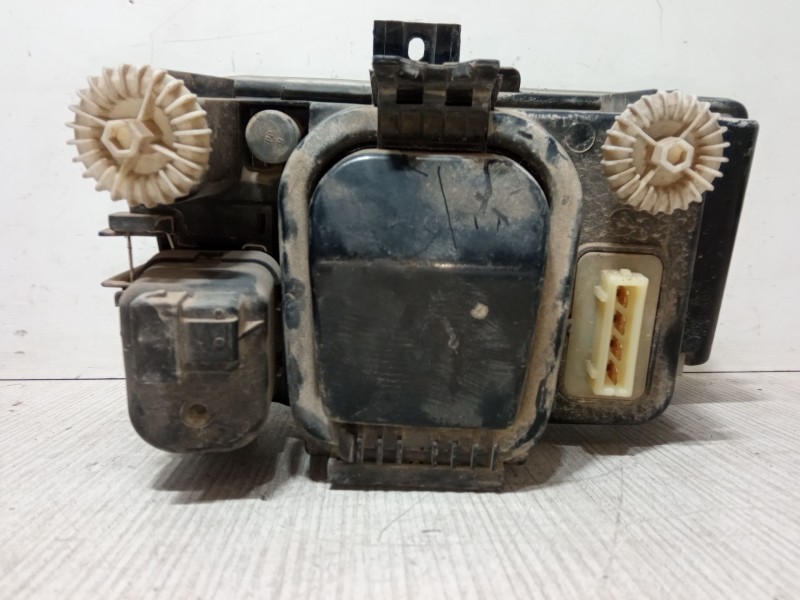 Recambio de faro izquierdo para seat ibiza ii (6k1) 1.4 i referencia OEM IAM   