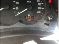 opel corsa c (x01) del año 2002