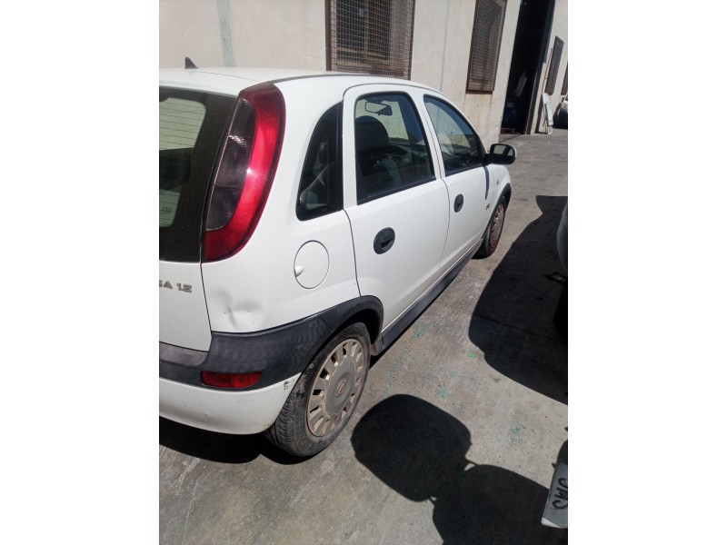 opel corsa c (x01) del año 2002