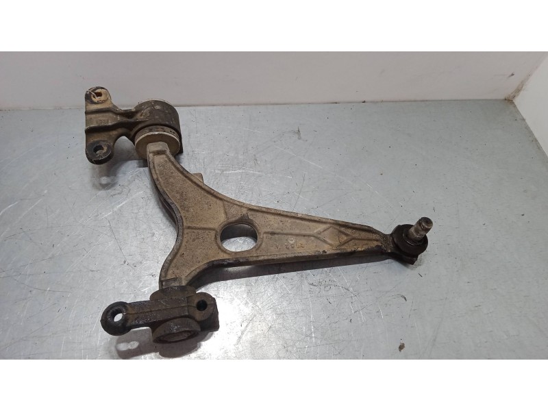 Recambio de brazo suspension inferior delantero izquierdo para citroën jumpy ii furgoneta 2.0 hdi 120 referencia OEM IAM   