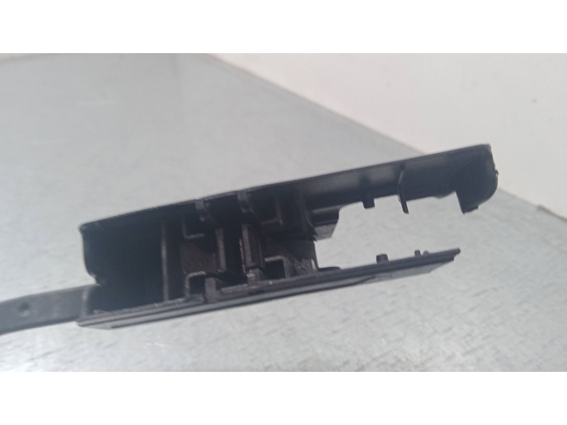 Recambio de brazo limpia delantero derecho para ssangyong rodius ii 2.2 xdi referencia OEM IAM   