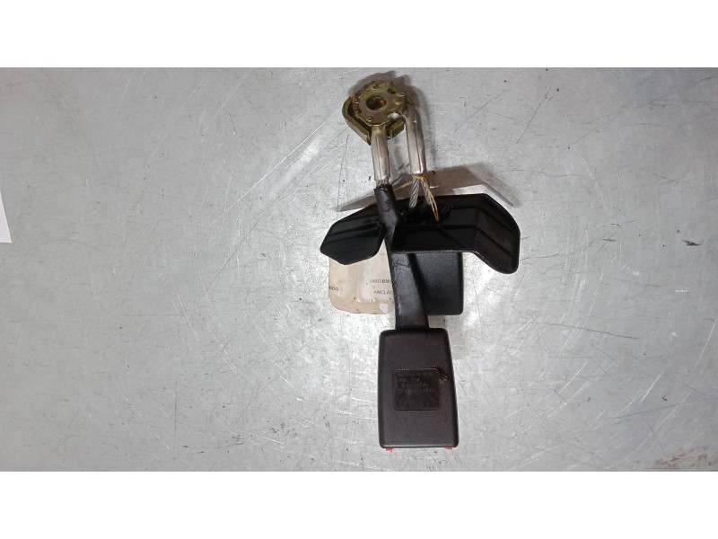 Recambio de anclaje cinturon trasero izquierdo para audi a4 b6 (8e2) 1.8 t referencia OEM IAM   