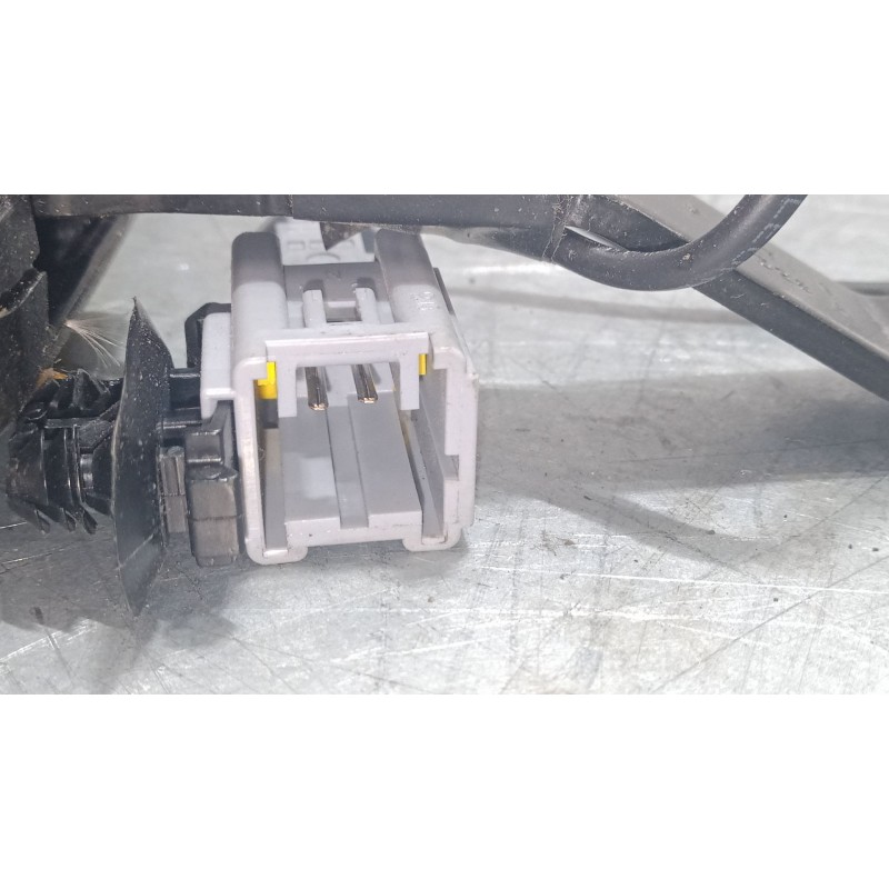 Recambio de anclaje cinturon delantero izquierdo para peugeot 208 i (ca_, cc_) 1.2 vti 82 referencia OEM IAM   