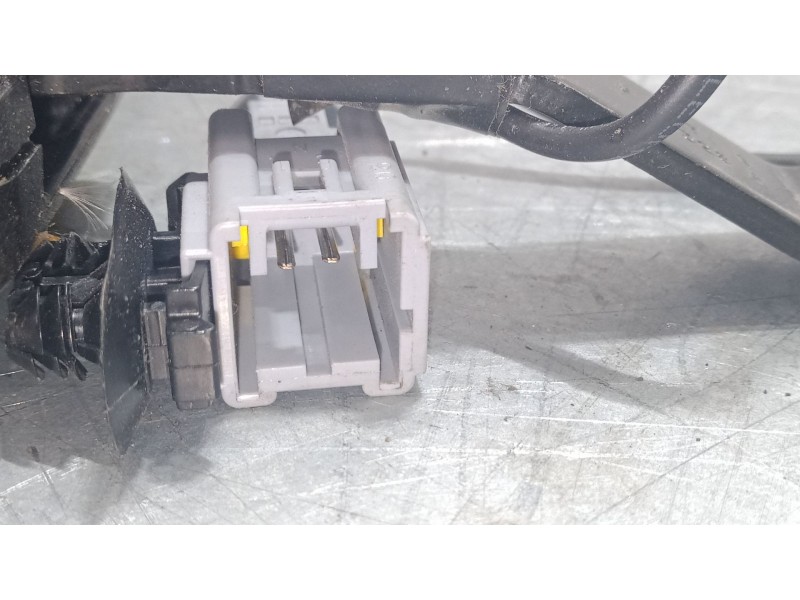 Recambio de anclaje cinturon delantero izquierdo para peugeot 208 i (ca_, cc_) 1.2 vti 82 referencia OEM IAM   