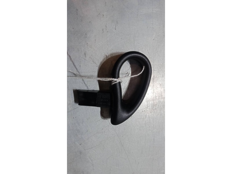 Recambio de tirador asiento abatible derecho para seat ibiza iii (6l1) 1.9 tdi referencia OEM IAM   