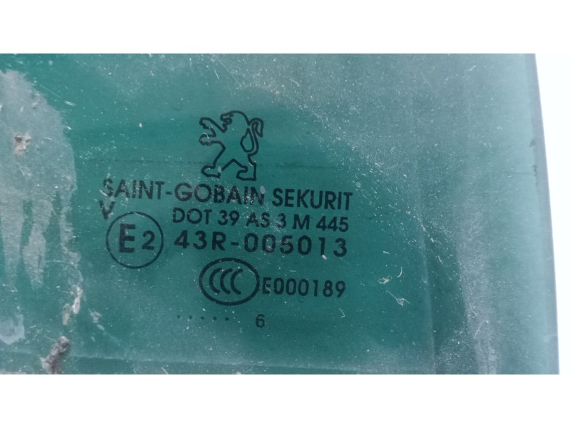 Recambio de luna trasera derecha para peugeot 3008 ii suv (mc_, mr_, mj_, m4_) 1.6 bluehdi 120 referencia OEM IAM   