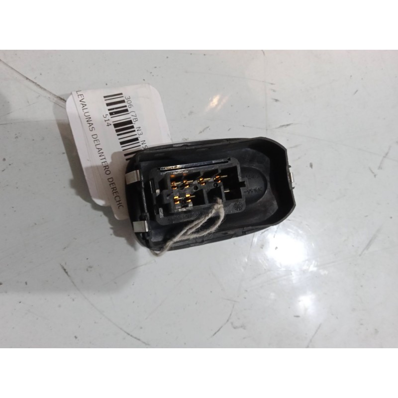 Recambio de mando elevalunas delantero derecho para peugeot 306 (7b, n3, n5) 2.0 hdi 90 referencia OEM IAM    Recambio de mando elevalunas delantero derecho para peugeot 306 (7b, n3, n5) 2.0 hdi 90 referencia OEM IAM