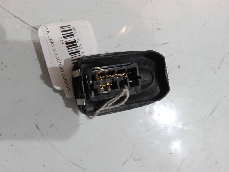 Recambio de mando elevalunas delantero derecho para peugeot 306 (7b, n3, n5) 2.0 hdi 90 referencia OEM IAM    Recambio de mando elevalunas delantero derecho para peugeot 306 (7b, n3, n5) 2.0 hdi 90 referencia OEM IAM