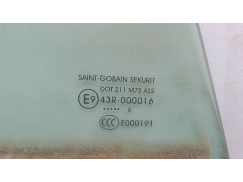 Recambio de luna puerta delantera derecha para peugeot partner tepee 1.6 bluehdi 100 referencia OEM IAM   