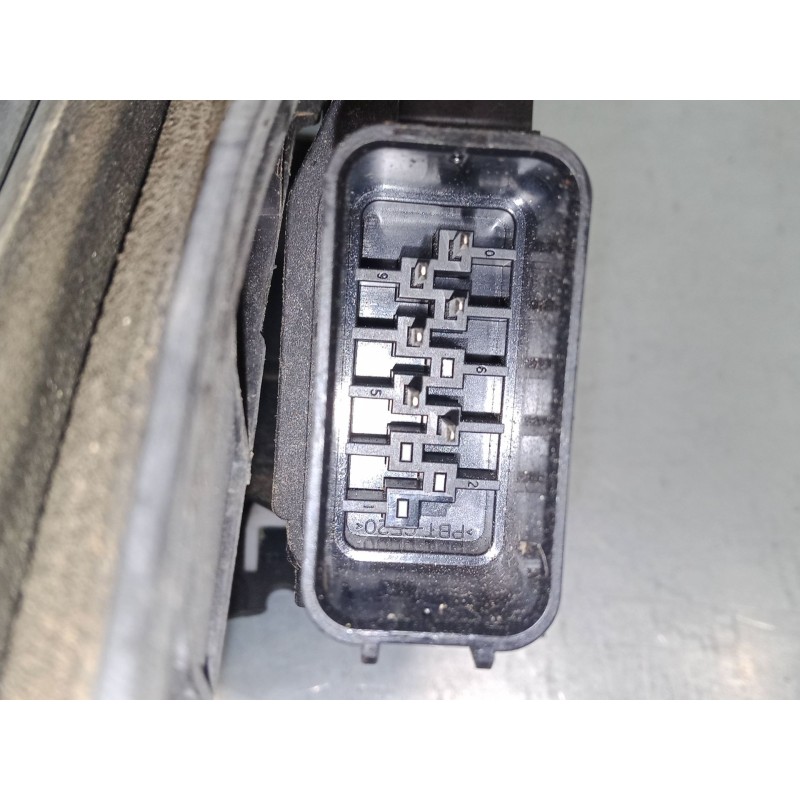 Recambio de cerradura puerta trasera derecha para ford c-max (dm2) 1.6 tdci referencia OEM IAM 3M5AR26412BS  