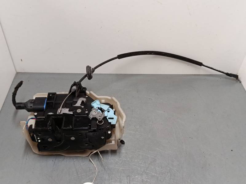 CERRADURA PUERTA DELANTERA DERECHA 