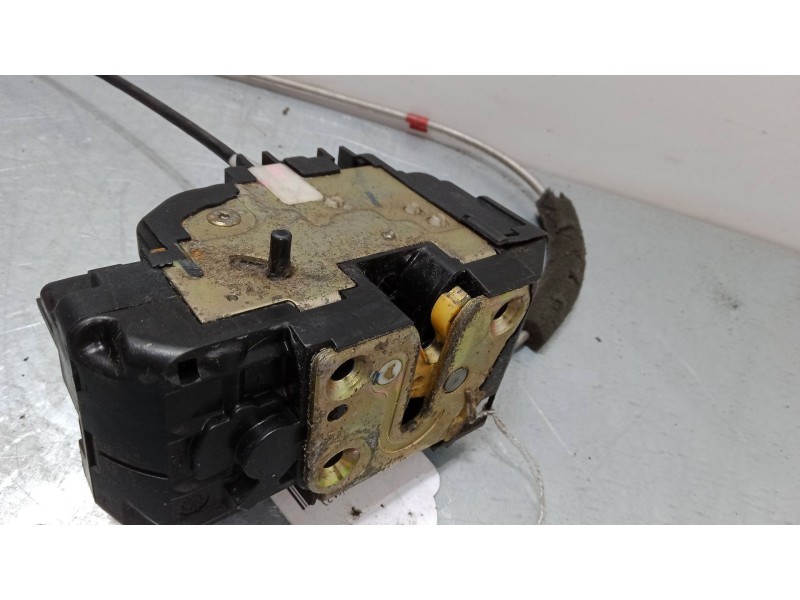 Recambio de cerradura puerta trasera derecha para nissan micra iii (k12) 1.2 16v referencia OEM IAM   