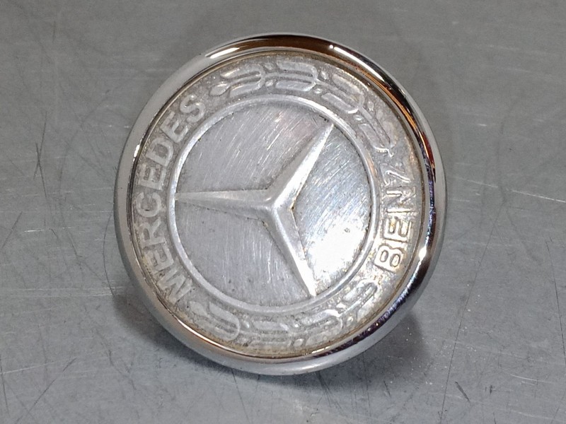 Recambio de anagrama para mercedes-benz clase c coupé (cl203) c 220 cdi (203.706) referencia OEM IAM   